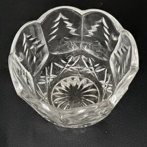 Glass scallop Christmas tree candy dish.